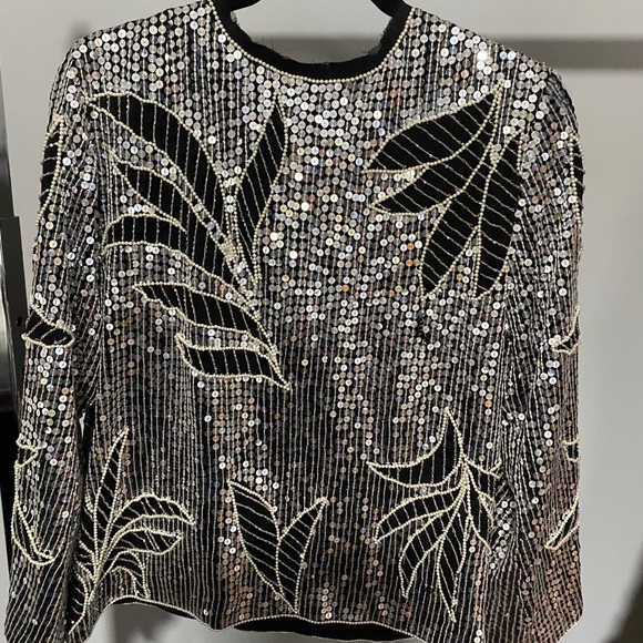 Top - Picture 2 of 3